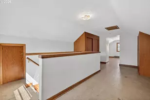 4305 NE Hazelfern Pl, Portland, OR 97213 - Photo 22