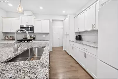 2074 S Ivy St, Cornelius, OR 97113 - Photo 14