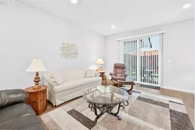 2074 S Ivy St, Cornelius, OR 97113 - Photo 4