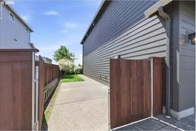 2330 E 8th Way, La Center, WA 98629 - Photo 6