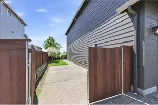 2330 E 8th Way, La Center, WA 98629 - Photo 6