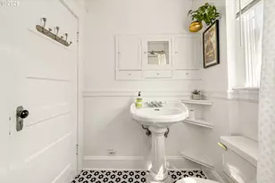 4026 SE Caruthers St, Portland, OR 97214 - Photo 28