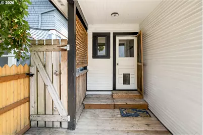 4026 SE Caruthers St, Portland, OR 97214 - Photo 38