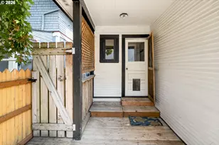 4026 SE Caruthers St, Portland, OR 97214 - Photo 38