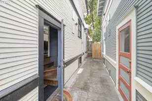 4026 SE Caruthers St, Portland, OR 97214 - Photo 42