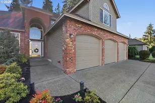 21875 SW Fuller Dr, Tualatin, OR 97062 - Photo 2