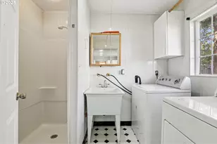 224 NE 92nd Pl, Portland, OR 97220 - Photo 22