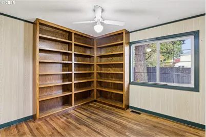 224 NE 92nd Pl, Portland, OR 97220 - Photo 32