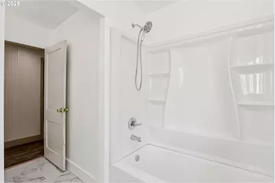 224 NE 92nd Pl, Portland, OR 97220 - Photo 36