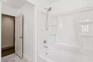 224 NE 92nd Pl, Portland, OR 97220 - Photo 36