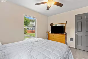 1331 NE Klamath Ave, Roseburg, OR 97470 - Photo 24