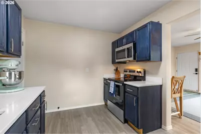 1331 NE Klamath Ave, Roseburg, OR 97470 - Photo 18