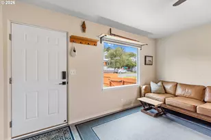 1331 NE Klamath Ave, Roseburg, OR 97470 - Photo 6