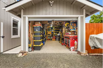 1331 NE Klamath Ave, Roseburg, OR 97470 - Photo 34