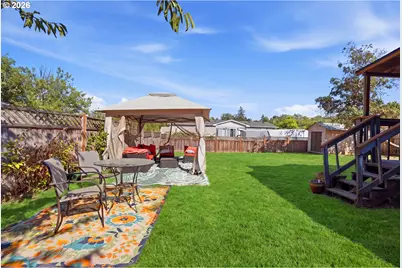 221 Walnut St, Independence, OR 97351 - Photo 14