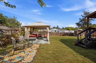 221 Walnut St, Independence, OR 97351 - Photo 16