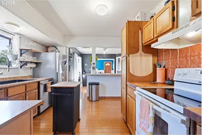 221 Walnut St, Independence, OR 97351 - Photo 8
