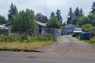 11534 SE Alder St, Portland, OR 97216 - Photo 2