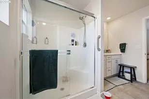 2743 V St, Springfield, OR 97477 - Photo 18