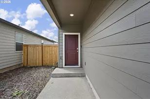 2743 V St, Springfield, OR 97477 - Photo 2