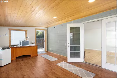 2082 Bel Air Ct, Roseburg, OR 97471 - Photo 12