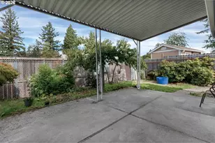 39 NE 113th Pl, Portland, OR 97220 - Photo 26