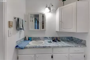 39 NE 113th Pl, Portland, OR 97220 - Photo 18