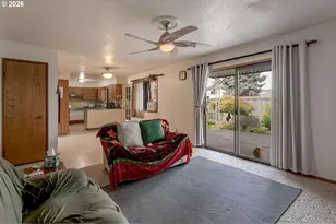 39 NE 113th Pl, Portland, OR 97220 - Photo 8