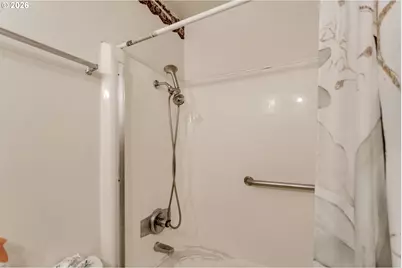 39 NE 113th Pl, Portland, OR 97220 - Photo 12