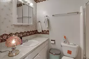 39 NE 113th Pl, Portland, OR 97220 - Photo 20