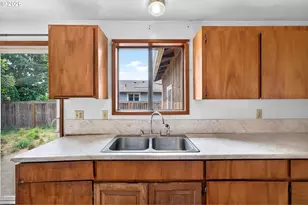 825 S Magnolia St, Cornelius, OR 97113 - Photo 6