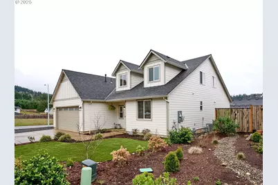 833 Hawk Dr, Silverton, OR 97381 - Photo 2