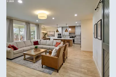 833 Hawk Dr, Silverton, OR 97381 - Photo 6