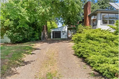 7905 SW Elmwood St, Portland, OR 97223 - Photo 4
