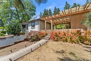 7905 SW Elmwood St, Portland, OR 97223 - Photo 2