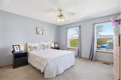 404 E Brandon Dr, Newberg, OR 97132 - Photo 14