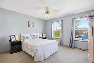 404 E Brandon Dr, Newberg, OR 97132 - Photo 14