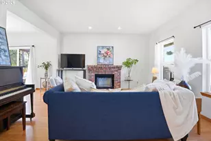 404 E Brandon Dr, Newberg, OR 97132 - Photo 4