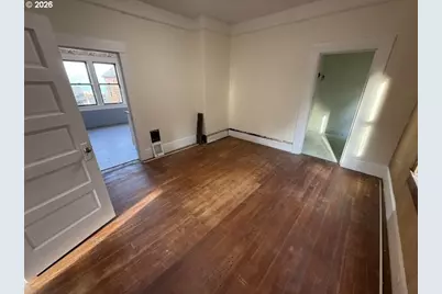 152 Washington St, Astoria, OR 97103 - Photo 26