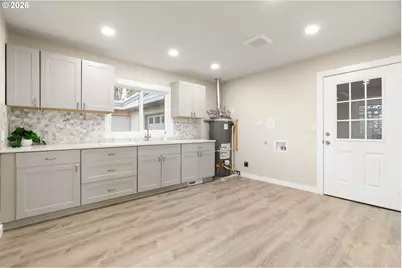 55 SW Lovhar Dr, Gresham, OR 97080 - Photo 24