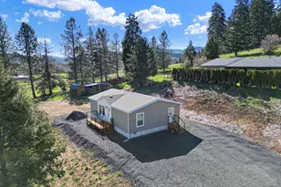 749 Douglas St, Yoncalla, OR 97499 - Photo 2