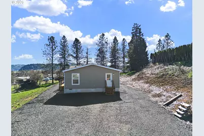 749 Douglas St, Yoncalla, OR 97499 - Photo 4