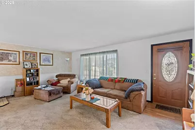 231 NE Chestnut Ave, Myrtle Creek, OR 97457 - Photo 6