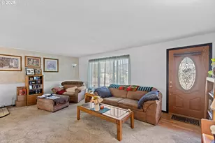 231 NE Chestnut Ave, Myrtle Creek, OR 97457 - Photo 6