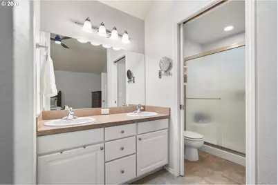 9606 SW 54th Ave, Portland, OR 97219 - Photo 24
