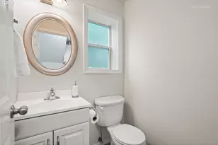 9606 SW 54th Ave, Portland, OR 97219 - Photo 18