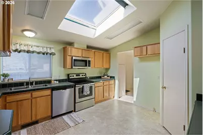 145 River Rd #13, Junction City, OR 97448 - Photo 10