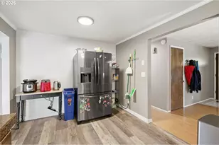 1082 Dondea St, Springfield, OR 97478 - Photo 10