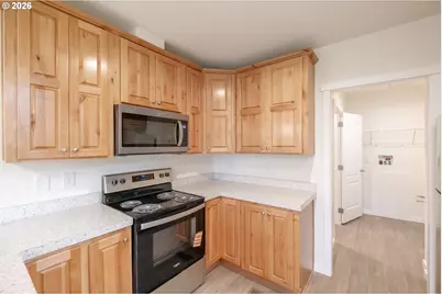 3223 Comber Ct NE, Salem, OR 97305 - Photo 8