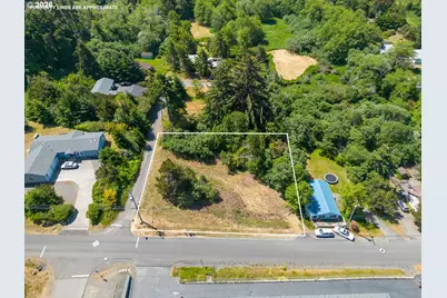 770 3rd St SE, Bandon, OR 97411 - Photo 1